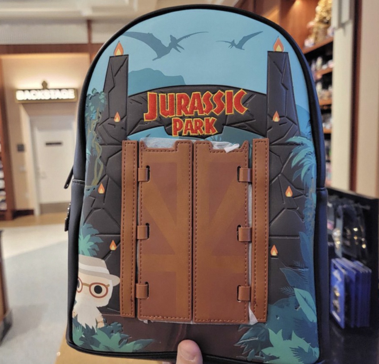 can you bring a backpack into universal studios hollywood