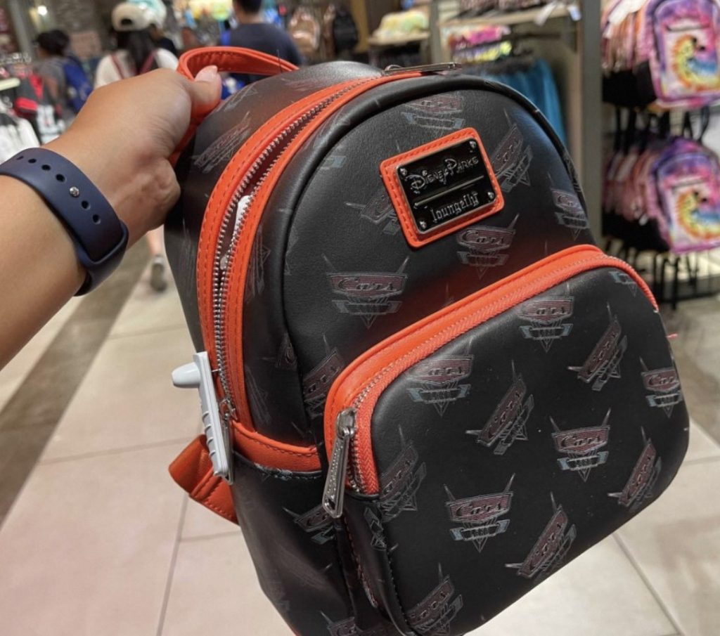 can i bring a backpack into disneyland