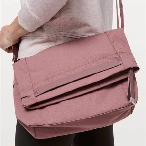 lululemon shoulder bag